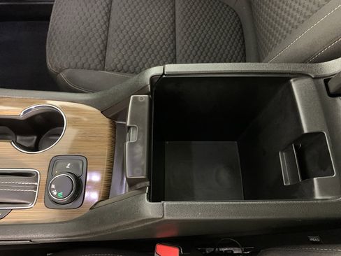 Used 2017 GMC Acadia SLE w/ Driver Alert Package I image 29