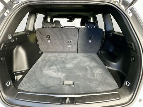 Used 2023 Jeep Grand Cherokee Altitude image 31