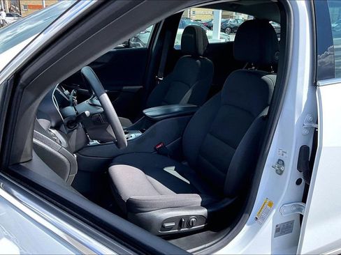 Used 2023 Chevrolet Malibu LT FWD image 24