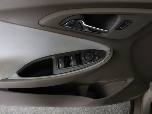 Used 2023 Chevrolet Malibu LT image 18