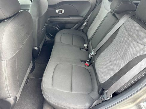 Used 2018 Kia Soul + FWD image 18