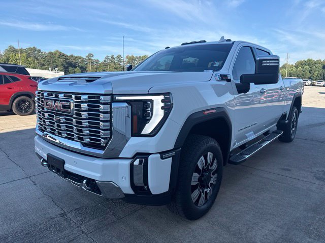 Used 2025 GMC Sierra 2500 Denali w/ Technology Package AWD/4WD image 1