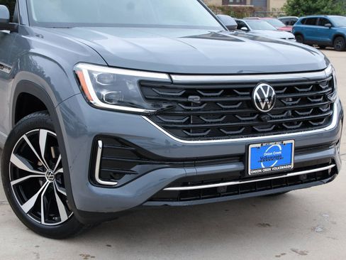 New 2026 Volkswagen Atlas SEL Premium R-Line AWD/4WD image 3