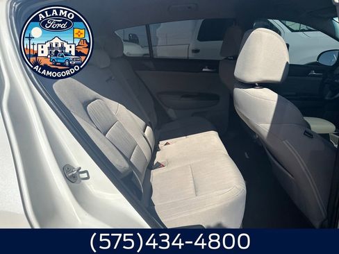 Used 2022 Kia Sportage LX image 16