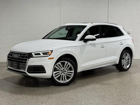 Used 2018 Audi Q5 2.0T Premium Plus w/ Premium Plus Package AWD/4WD image 2