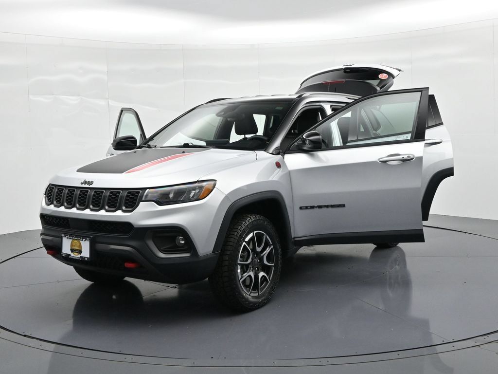 Used 2025 Jeep Compass Trailhawk AWD/4WD image 26