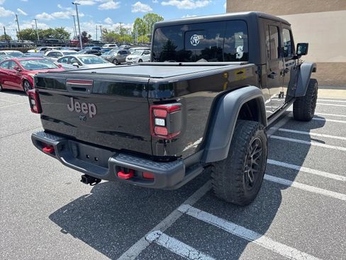 Used 2020 Jeep Gladiator Rubicon AWD/4WD image 2