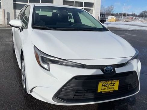 Used 2024 Toyota Corolla LE image 4