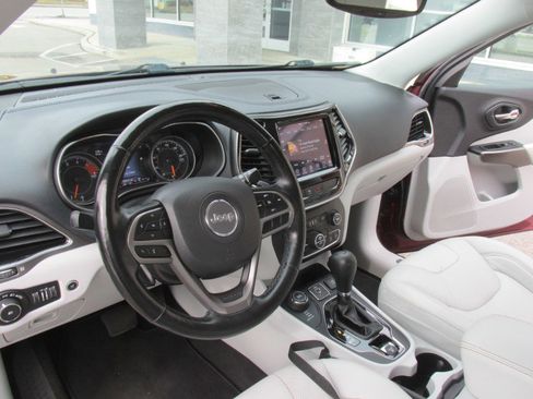 Used 2020 Jeep Cherokee Limited image 53