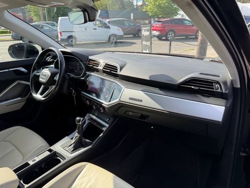 Used 2020 Audi Q3 2.0T Premium AWD/4WD image 19
