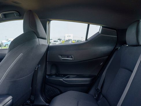 Used 2018 Toyota C-HR XLE FWD image 18