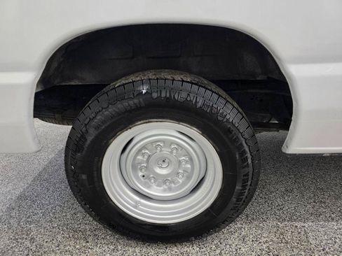 Used 2012 Ford E-150 and Econoline 150 RWD image 27