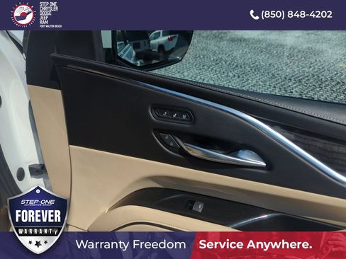 Used 2021 Cadillac Escalade Premium Luxury RWD image 38