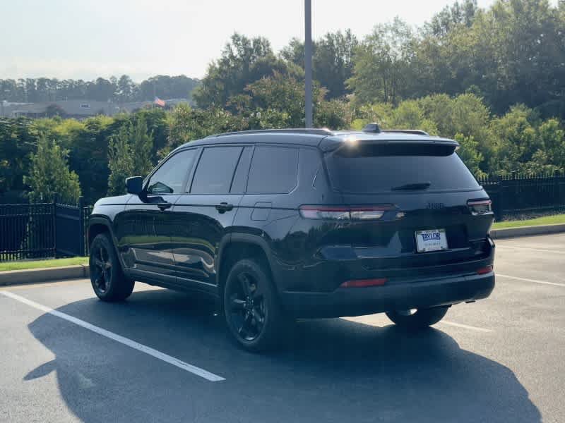 Used 2024 Jeep Grand Cherokee L Limited w/ Black Appearance Package RWD image 8
