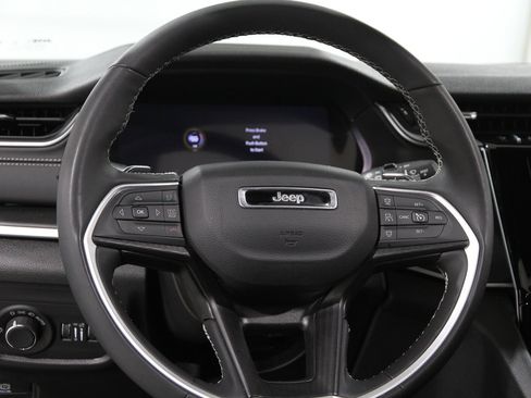 Used 2024 Jeep Grand Cherokee L Laredo w/ Luxury Tech Group I image 7