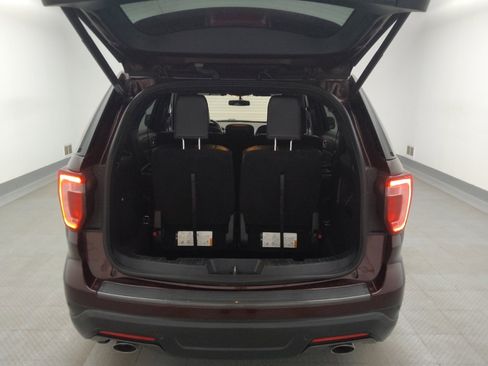 Used 2018 Ford Explorer XLT w/ Equipment Group 202A image 29