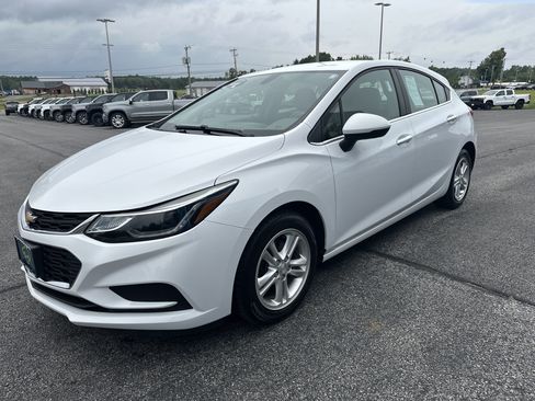 Certified 2018 Chevrolet Cruze LT FWD image 3