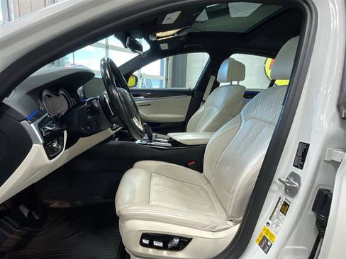 Used 2018 BMW 530e xDrive image 11