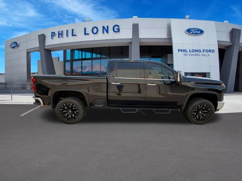 Used 2024 Chevrolet Silverado 2500 LTZ AWD/4WD image 7