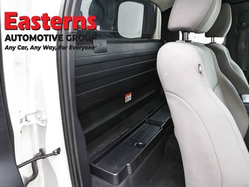 Used 2019 Toyota Tacoma SR image 22