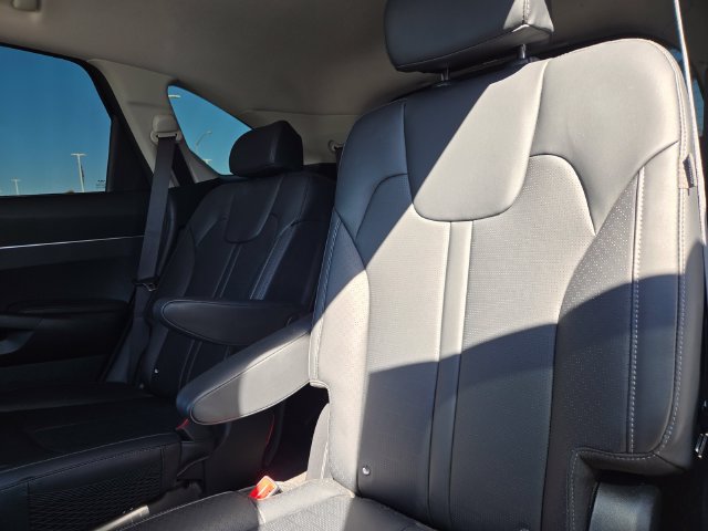 Certified 2025 Kia Sorento EX AWD/4WD image 10