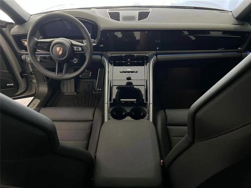 New 2026 Porsche Panamera 4 image 17