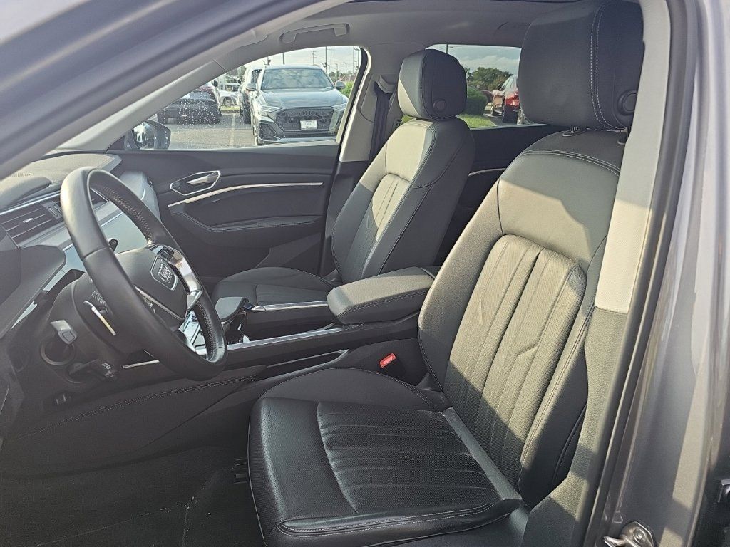 Used 2021 Audi e-tron Premium Plus AWD/4WD image 3
