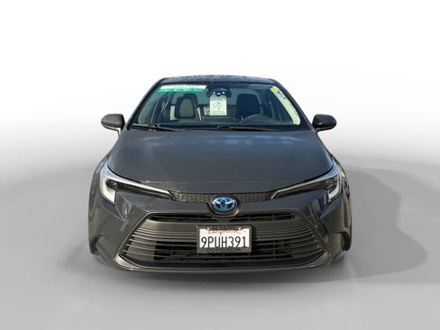 Used 2025 Toyota Corolla LE image 8