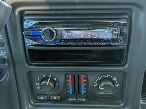 Used 2007 Chevrolet Silverado 1500 W/T RWD image 3