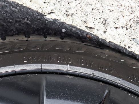 Used 2023 Tesla Model Y Long Range image 41