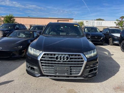 Used 2017 Audi Q7 3.0T Prestige w/ Prestige Package image 4