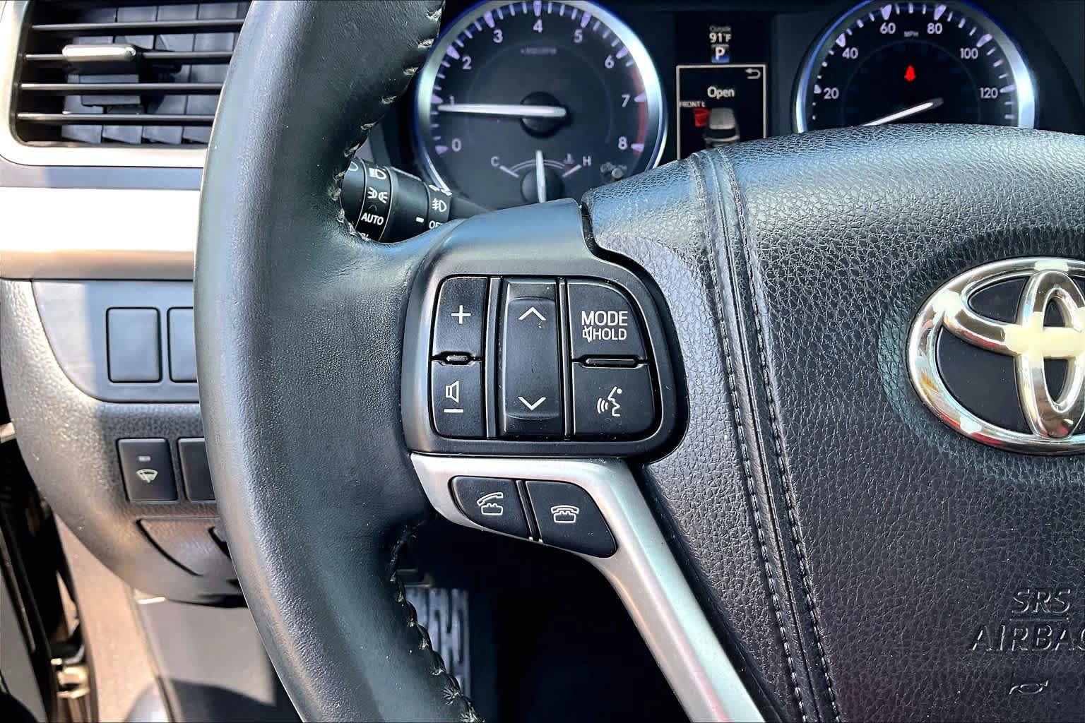 Used 2015 Toyota Highlander XLE FWD image 24