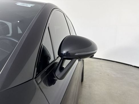 Certified 2024 Porsche Macan w/ Premium Plus Package AWD/4WD image 12