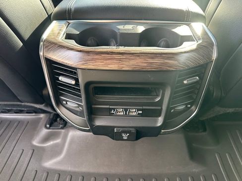 Used 2019 RAM 1500 Laramie image 24