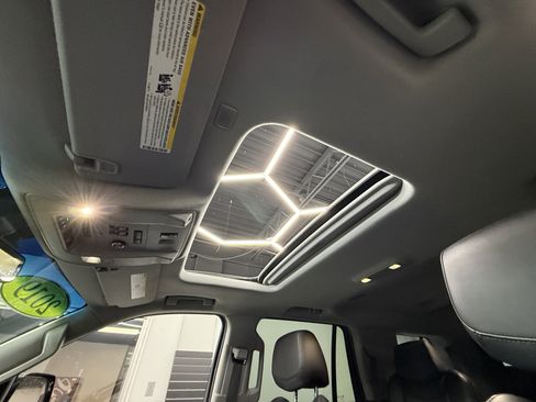 Used 2019 Cadillac Escalade Luxury image 14