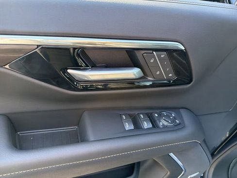 New 2026 Chevrolet Tahoe Premier w/ Sun And Tow Package AWD/4WD image 16