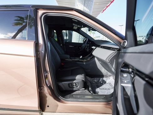 Used 2024 Land Rover Range Rover Evoque Dynamic SE image 12