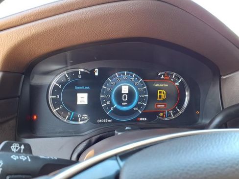 Used 2017 Cadillac Escalade Premium Luxury AWD/4WD image 13