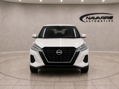 Used 2023 Nissan Kicks SV FWD image 2