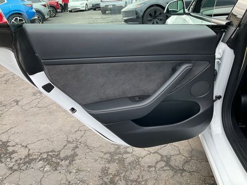 Used 2022 Tesla Model 3 Long Range image 32