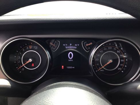 Used 2023 Jeep Gladiator Sport AWD/4WD image 16
