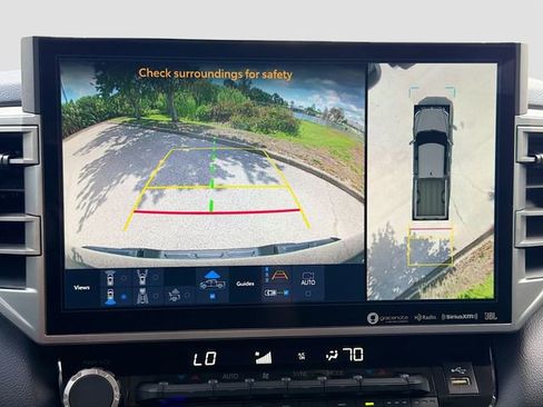 Used 2024 Toyota Tundra Limited AWD/4WD image 32