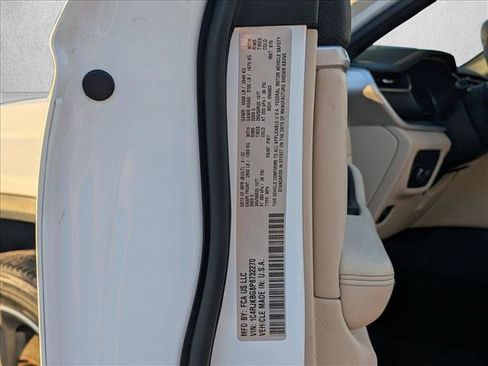 Used 2023 Jeep Grand Cherokee L Limited image 25