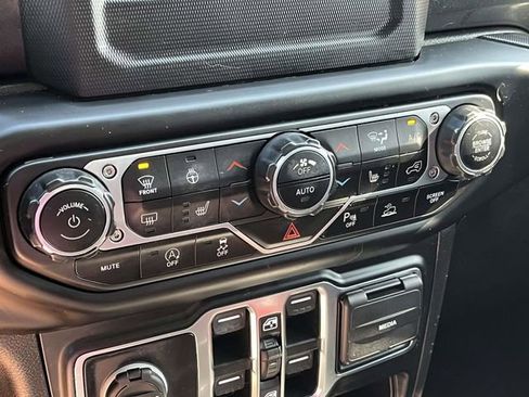 Used 2022 Jeep Wrangler Unlimited Sport AWD/4WD image 30