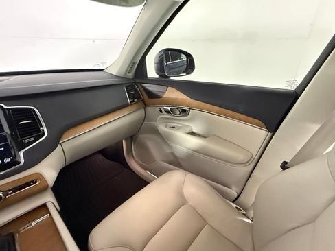 Used 2022 Volvo XC90 T6 Momentum w/ Advanced Package AWD/4WD image 18