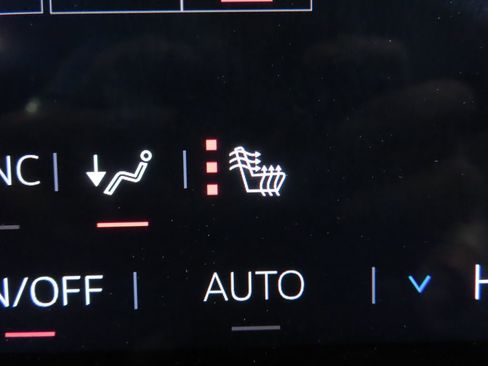 Used 2026 GMC Acadia AT4 w/ LPO, Floor Liner Package AWD/4WD image 27