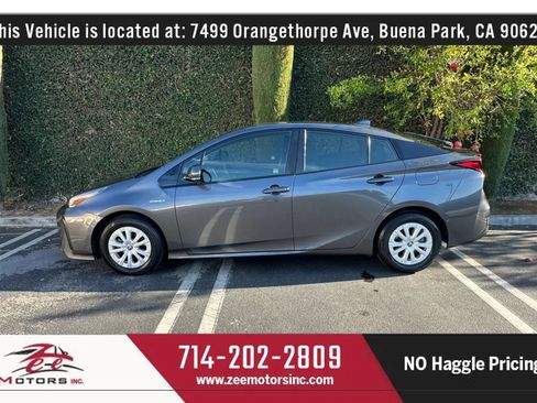 Used 2020 Toyota Prius LE FWD image 10