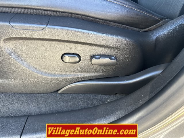 Used 2020 Chevrolet Trax LT w/ Driver Confidence Package AWD/4WD image 12
