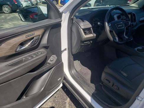 Used 2022 GMC Terrain Denali w/ Denali Premium Package AWD/4WD image 12
