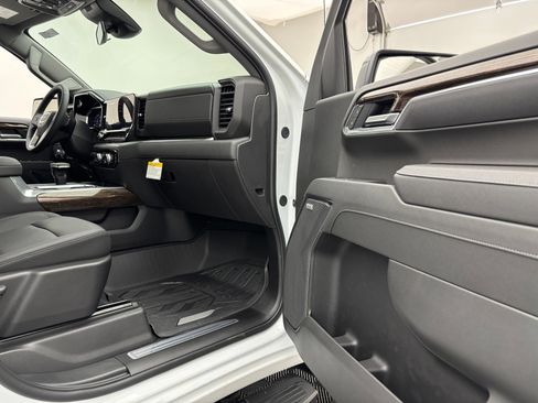 New 2026 GMC Sierra 1500 Elevation w/ Elevation Premium Package AWD/4WD image 32